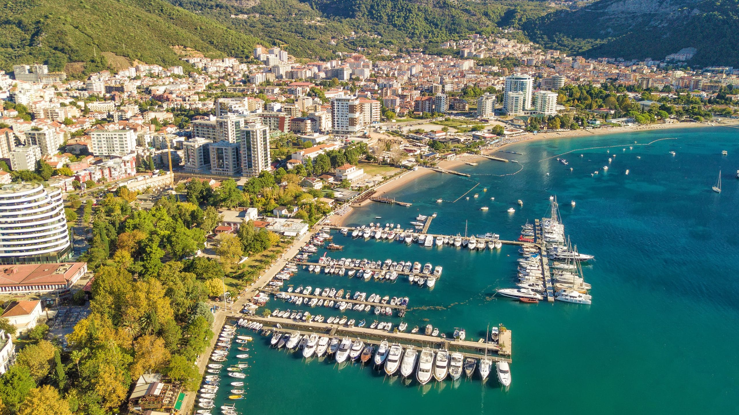بورتو مونتينيجرو تجذب المستثمرين الأجانب للجبل الأسود